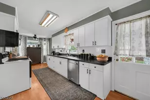 48 Lake Dr E, Wayne, NJ 07470 - Photo 16