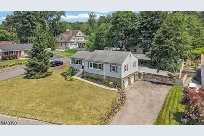 48 Lake Dr East, Wayne, NJ 07470 - Photo 2