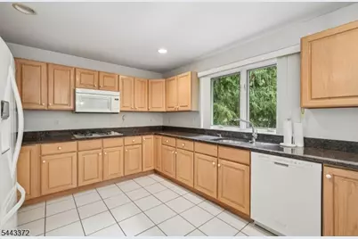 54 Church Ln, Wayne, NJ 07470 - Photo 18