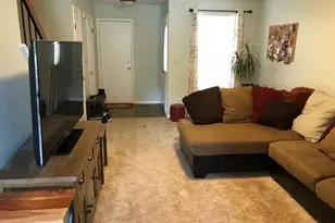 327 Larch Ct, Raritan Township, NJ 08822 - Photo 4