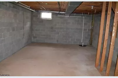 327 Larch Ct, Raritan Township, NJ 08822 - Photo 10