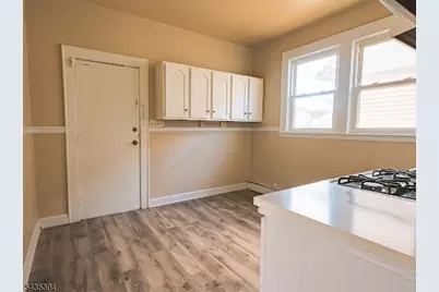 1010 Kilsyth Rd, Elizabeth, NJ 07208 - Photo 6