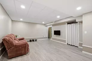 81 Canterberry Cir, Raritan Township, NJ 08822 - Photo 26
