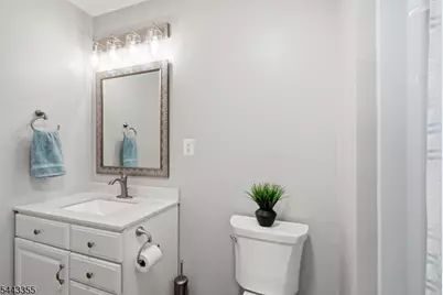 81 Canterberry Cir, Raritan Township, NJ 08822 - Photo 22