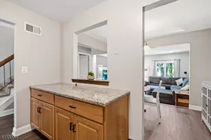 81 Canterberry Cir, Raritan Township, NJ 08822 - Photo 8