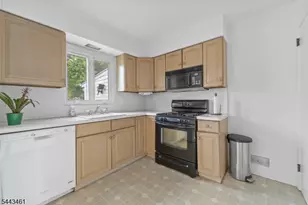 46 Daka Ct, Bloomfield, NJ 07003 - Photo 8