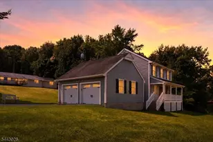 12 Mountain View St, Hamburg, NJ 07419 - Photo 2