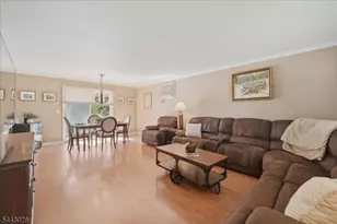 12 Mountain View St, Hamburg, NJ 07419 - Photo 8