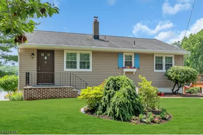3 Duck Point Trl, Jefferson Township, NJ 07885 - Photo 4