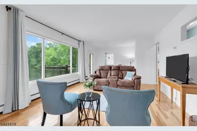 3 Duck Point Trl, Jefferson Township, NJ 07885 - Photo 6