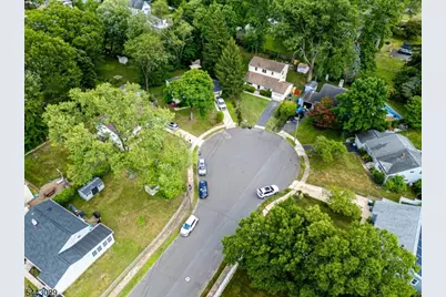 228 Henry Ct, North Plainfield, NJ 07060 - Photo 2