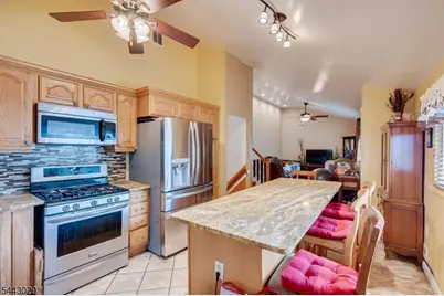 228 Henry Ct, North Plainfield, NJ 07060 - Photo 6