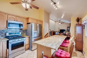 228 Henry Ct, North Plainfield, NJ 07060 - Photo 6