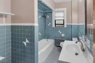 558 Argyle Ave, Orange, NJ 07050 - Photo 8