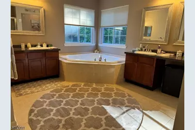 402 Rock Ridge Rd, Jefferson Township, NJ 07849 - Photo 4