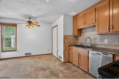 56 Portsmouth Ct #56, Hamburg, NJ 07419 - Photo 12