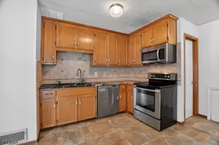 56 Portsmouth Ct, Hamburg, NJ 07419 - Photo 14
