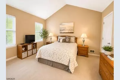 22 Village Square Dr, Union Township, NJ 08802 - Photo 10