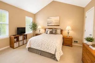 22 Village Square Dr, Union Township, NJ 08802 - Photo 10