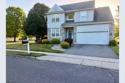 22 Village Square Dr, Union Township, NJ 08802 - Photo 2