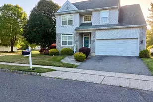 22 Village Square Dr, Union Township, NJ 08802 - Photo 2