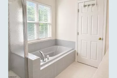 22 Village Square Dr, Union Township, NJ 08802 - Photo 12