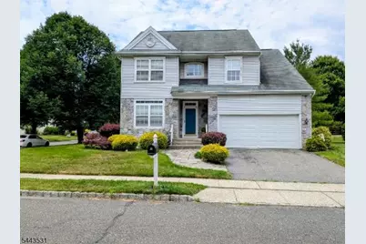 22 Village Square Dr, Union Township, NJ 08802 - Photo 2