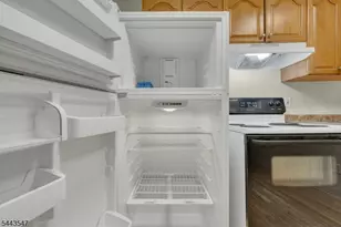 377 Park St, Hackensack, NJ 07601 - Photo 8
