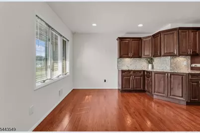 77 Schwinn Dr, Clark Township, NJ 07066 - Photo 4