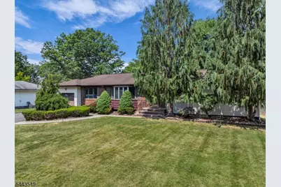 77 Schwinn Dr, Clark Township, NJ 07066 - Photo 2