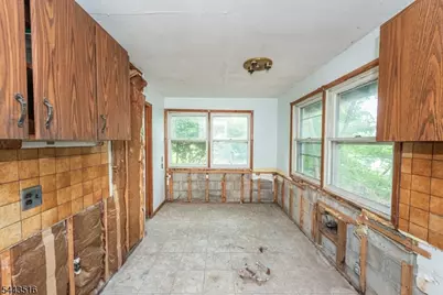 16 Florence St, Hopatcong, NJ 07874 - Photo 18