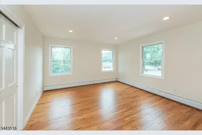 16 Florence St, Hopatcong, NJ 07874 - Photo 10