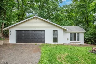 16 Florence St, Hopatcong, NJ 07874 - Photo 2