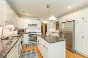 31 Cooper Ln, Long Hill Township, NJ 07946 - Photo 10