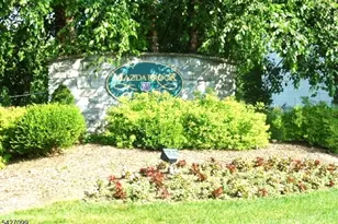 223 Emily Pl, Parsippany, NJ 07054 - Photo 4