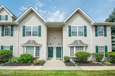 38 Chanda Ct, Clifton, NJ 07012 - Photo 2