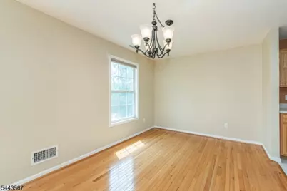 38 Chanda Ct, Clifton, NJ 07012 - Photo 8