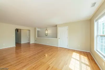 38 Chanda Ct, Clifton, NJ 07012 - Photo 4
