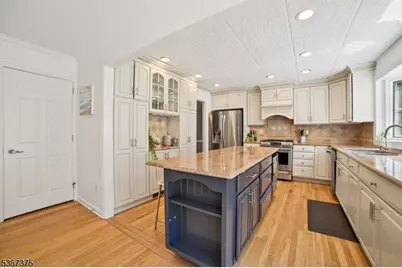 415 Fairmount Ave, Chatham Township, NJ 07928 - Photo 10