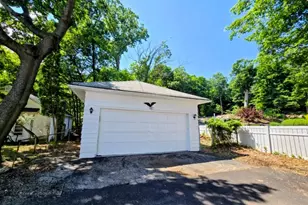 19 Lakeland Dr, Hopatcong, NJ 07843 - Photo 4