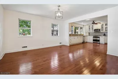 19 Lakeland Dr, Hopatcong, NJ 07843 - Photo 16