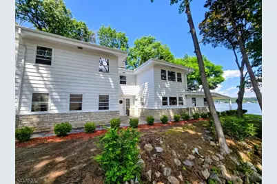 19 Lakeland Dr, Hopatcong, NJ 07843 - Photo 2