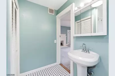 62 Forest Hill Rd #2E, West Orange Township, NJ 07052 - Photo 14