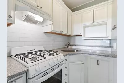 62 Forest Hill Rd #2E, West Orange Township, NJ 07052 - Photo 6