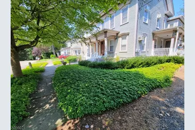 131 4th St #B, Belvidere, NJ 07823 - Photo 2