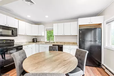 744 Brooklyn Mountain Rd, Hopatcong, NJ 07843 - Photo 2