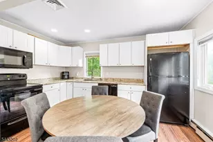 744 Brooklyn Mountain Rd, Hopatcong, NJ 07843 - Photo 2