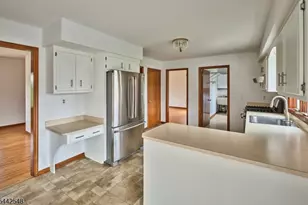 815 Clawson Ave, Hillsborough Township, NJ 08844 - Photo 8