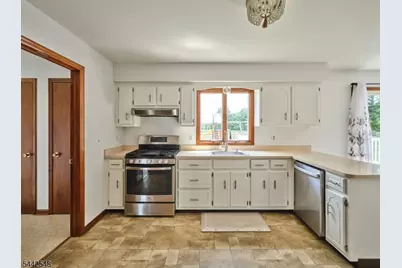 815 Clawson Ave, Hillsborough Township, NJ 08844 - Photo 18