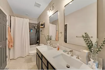 1 Clover Ln, Garfield, NJ 07026 - Photo 16